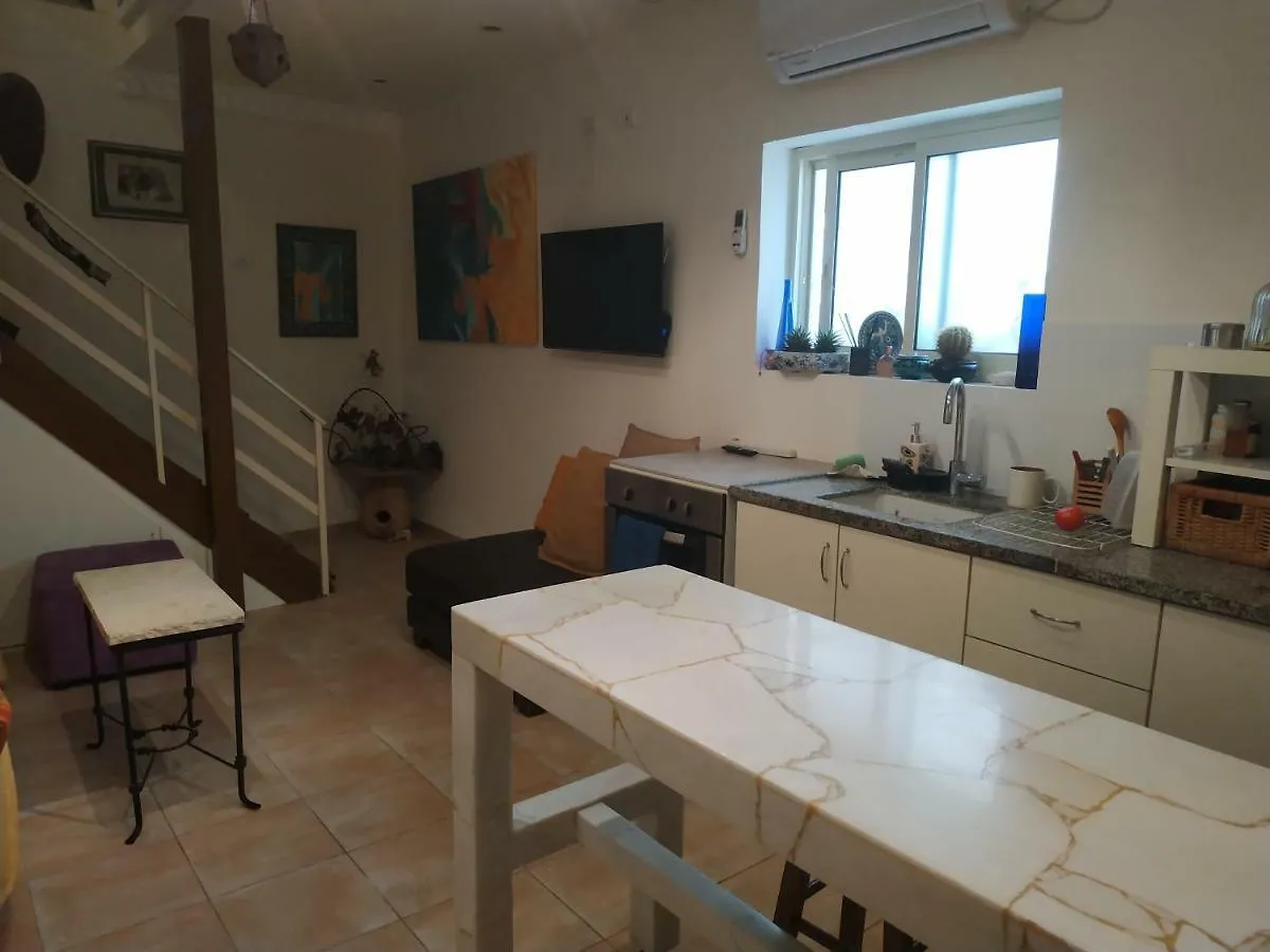 Appartamento Studio Apt Great Location Heart Of Downtown District Haifa 0*,